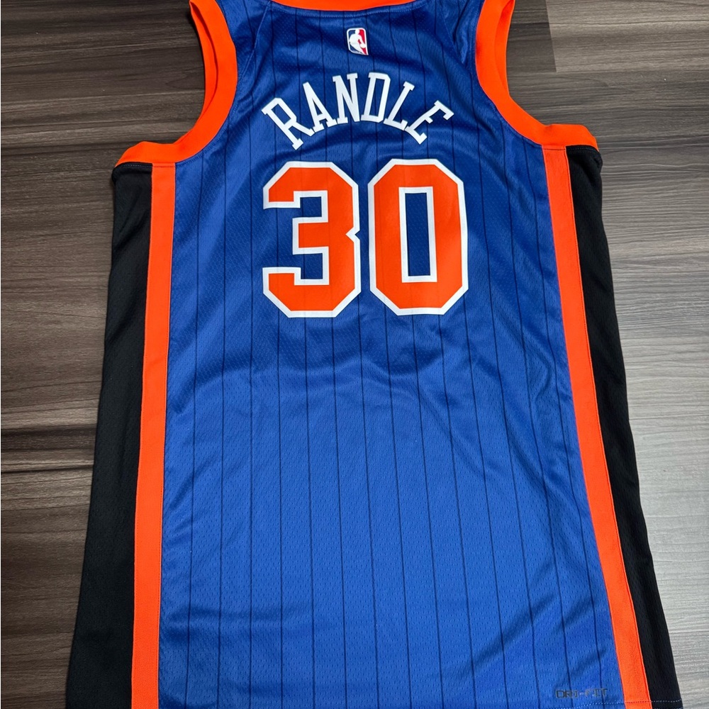 Nike Julius Randle #30 New York Knicks NBA Swingman Pinstripes Jersey Men 40 S - Picture 8 of 9